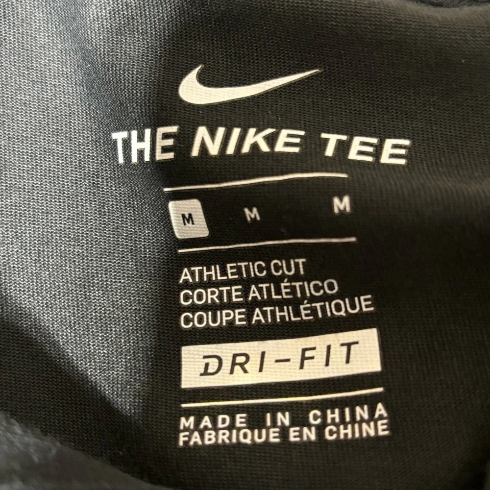 Nike women’s medium